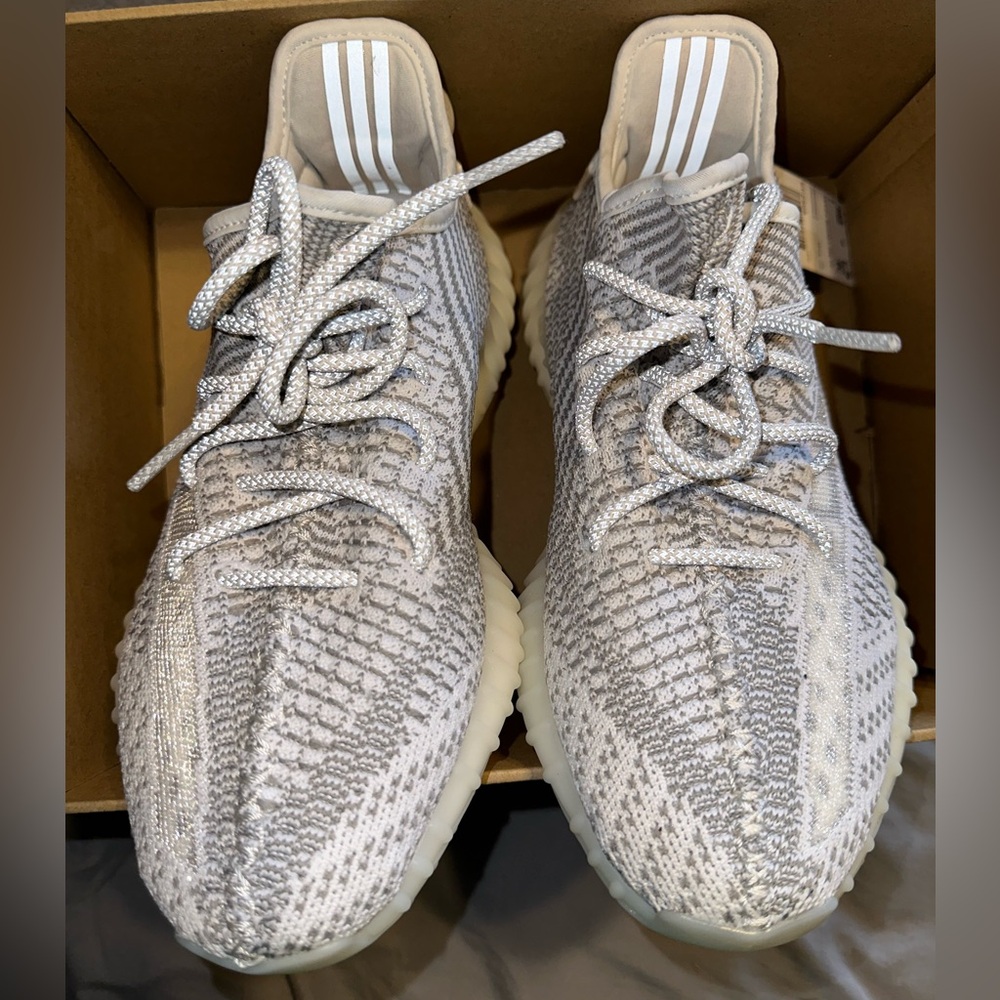 Yeezy Boost 350 authentic in static grey Mens 8